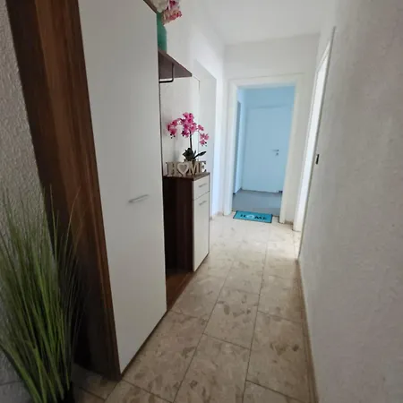 Schoene Mit 3 - 2 Baeder Appartement *